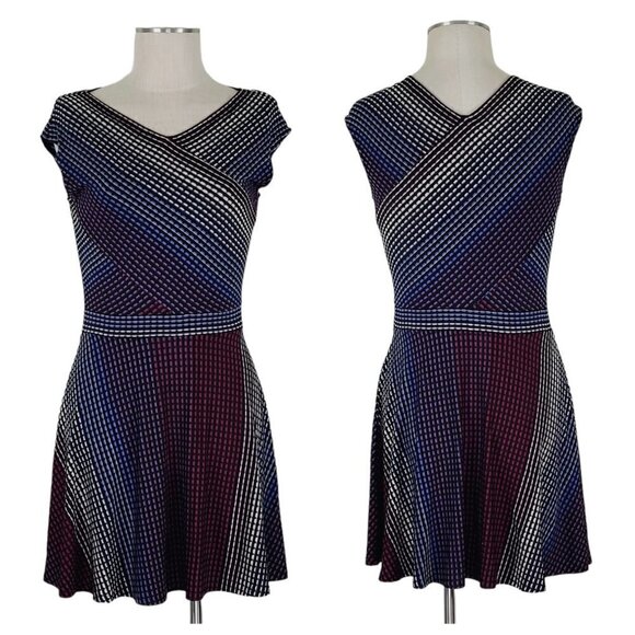 BCBGMaxAzria Jasmyne Skater Dress Size S Cap Sleeve V Neck Stretch Colorful - Picture 11 of 11